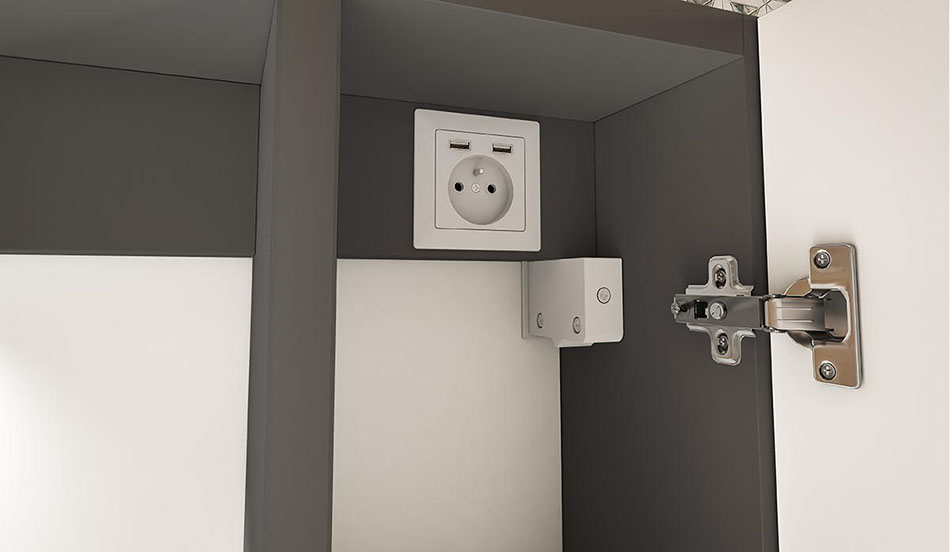 Elektripistikupesa + USB