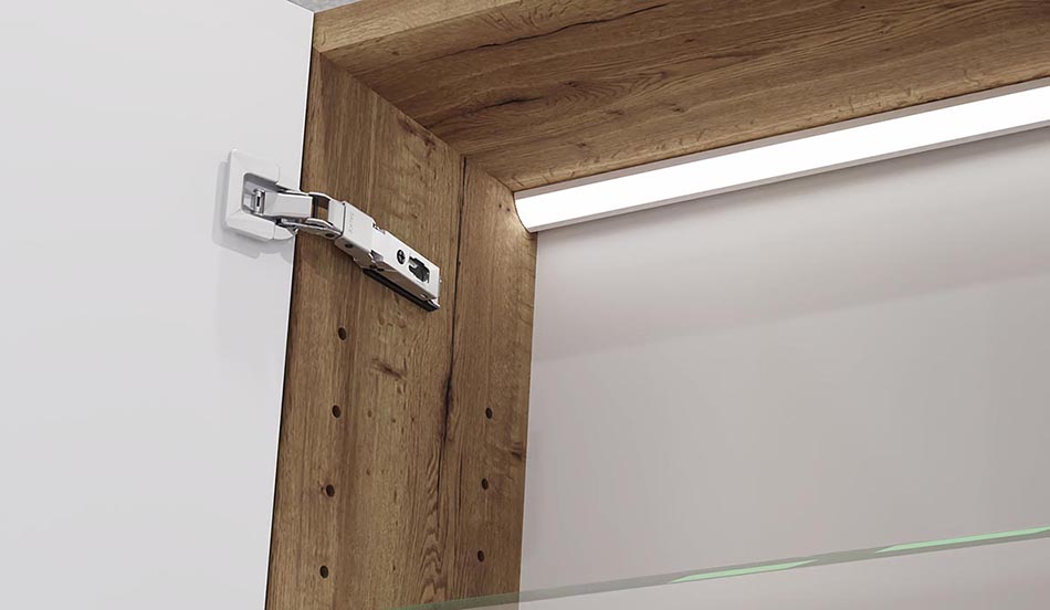 Pehme sulgumisega hinged