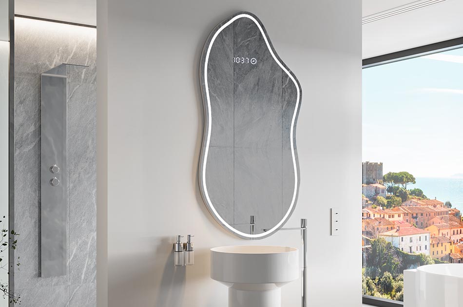 Ebakorrapärane peegel õrna ambient-valgustusega elegantsesse interjööri | ARTFORMA