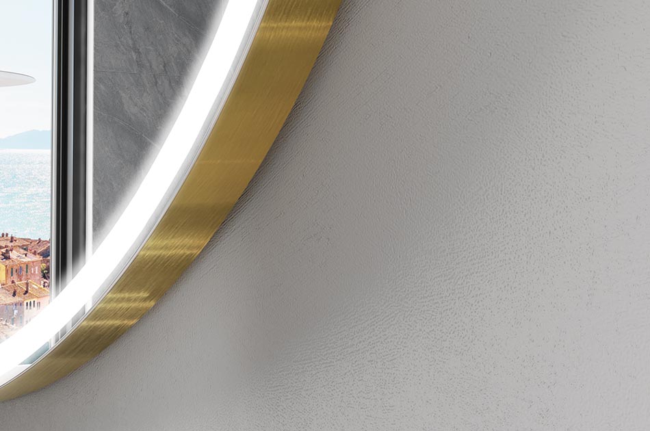 Ebakorrapärane peegel õrna ambient-valgustusega elegantsesse interjööri | ARTFORMA